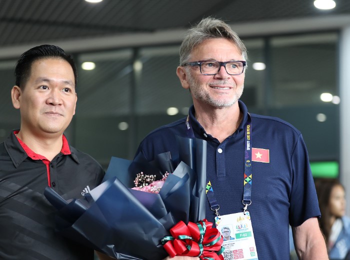 Không thể tin nổi: HLV Troussier đã b.ất ng.ờ chia tay đội tuyển Việt Nam ngay trước khi đá Asian Cup, lý do đưa ra khiến dân mạng ngã ngửa