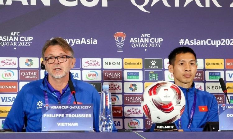 HLV Troussier: ‘ĐT Nhật Bản quá mạnh nhưng tinh thần của các cầu thủ Việt Nam không 1 đội bóng nào có thể sánh được. Tôi rất tự hào về học trò của mình’