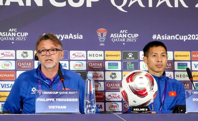 HLV Troussier: ‘ĐT Nhật Bản quá mạnh nhưng tinh thần của các cầu thủ Việt Nam không 1 đội bóng nào có thể sánh được. Tôi rất tự hào về học trò của mình’