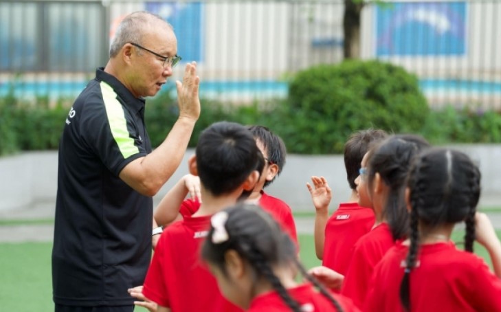 Lý do HLV Park Hang Seo từ chối hàng loạt đội tuyển Đông Nam Á và đại gia V-League là vì một lời hứa với bóng đá Việt Nam, CĐV nghe xong vỗ tay ầm ầm