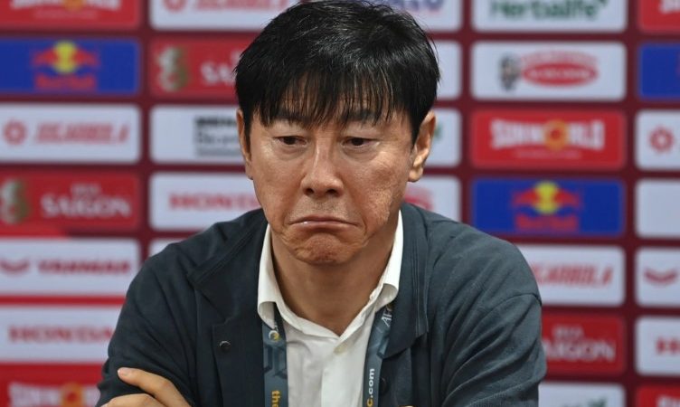 HLV Shin Tae Yong: ‘Tối rất buồn khi HLV Troussier rời ĐT Việt Nam, nó ảnh hưởng tới kho điểm của Indonesia’